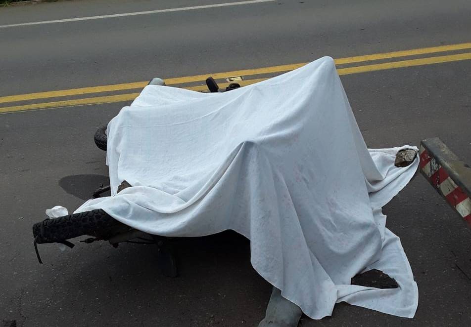 VÍDEO: pioneiro de distrito de Pimenta Bueno, a 90 km de Vilhena, morre após atingir caminhão que teria apresentado defeito na BR 364