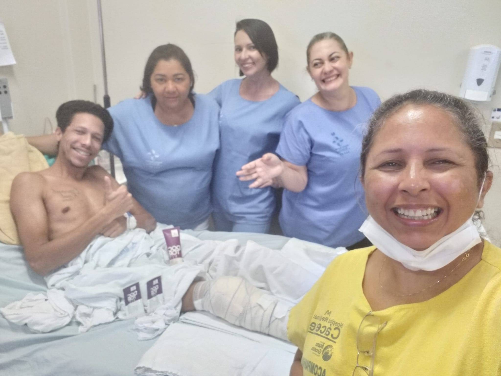 Vilhenense sobrevive a acidente grave ao ter motoneta atingida por caminhão na BR 364 e mãe comemora recuperação no Facebook