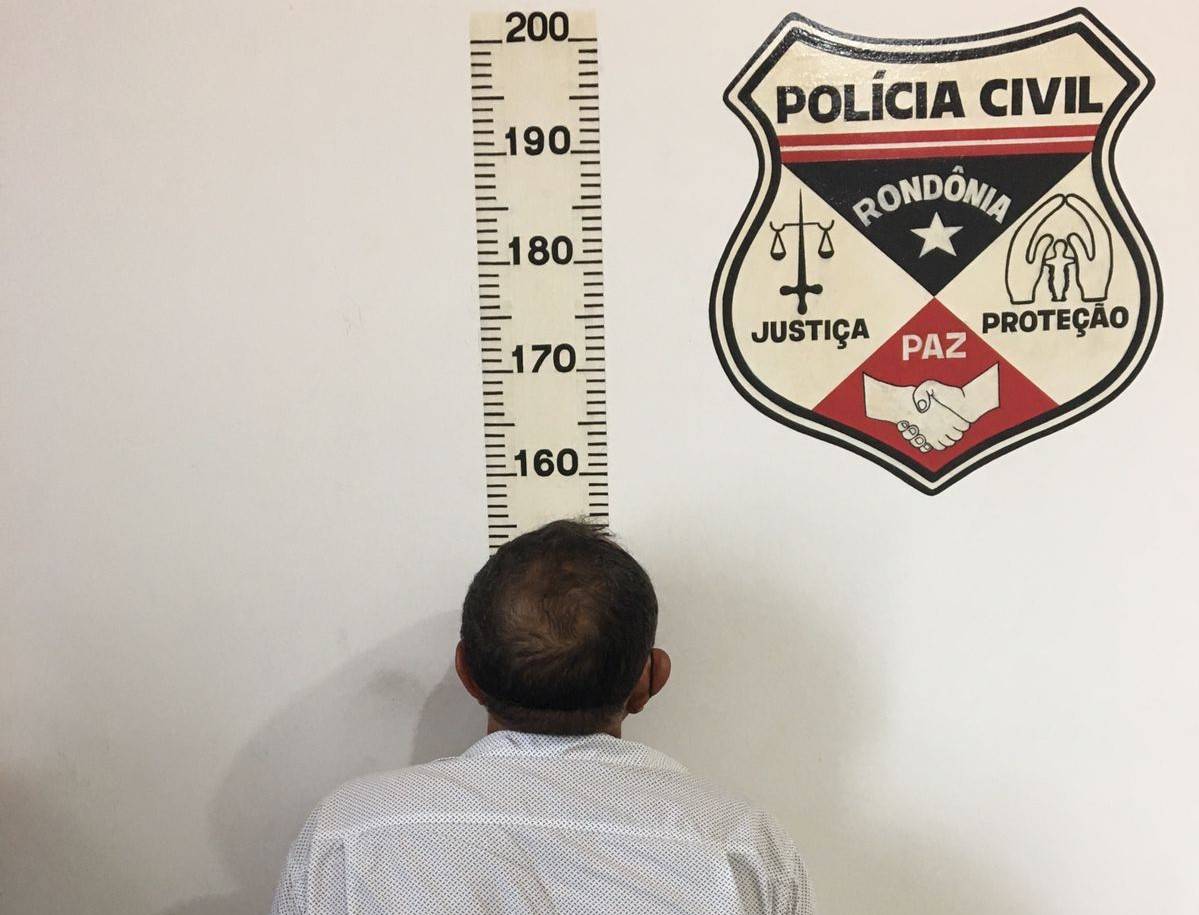 Polícia Civil de Cerejeiras evita feminicídio ao prender homem que estava com espingarda e faca para matar a ex-esposa de 72 anos