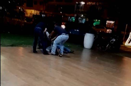 ASSISTA VÍDEO: mais uma briga filmada viraliza no WhatsApp em Vilhena; dois homens “se pegam” em shopping