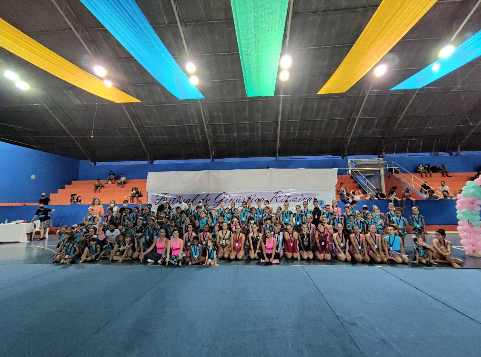 Dezenas de ginastas participaram no último domingo no Ginásio Jorge Teixeira do Festival de Ginástica Rítmica