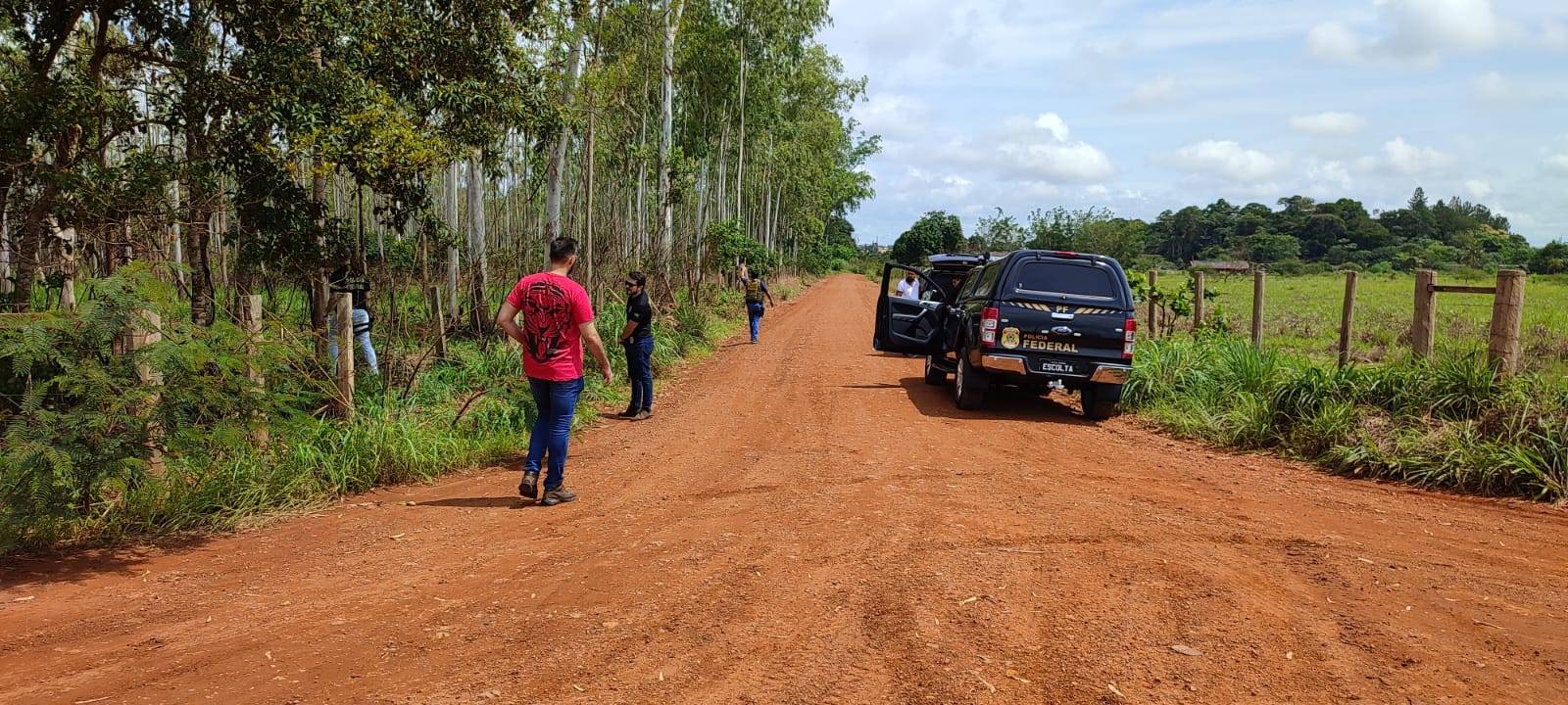 Piloto que pousou em plantação de soja para não ser abatido por caças da FAB está sendo procurado por polícias Federal e Militar