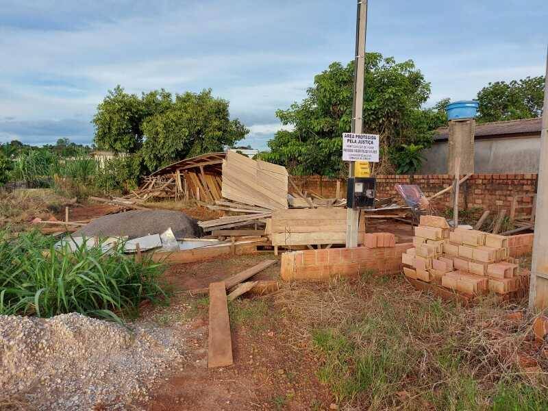 Casal de comerciantes decide ajudar a reconstruir igreja evangélica depredada duas vezes por empresário em cidade de MT