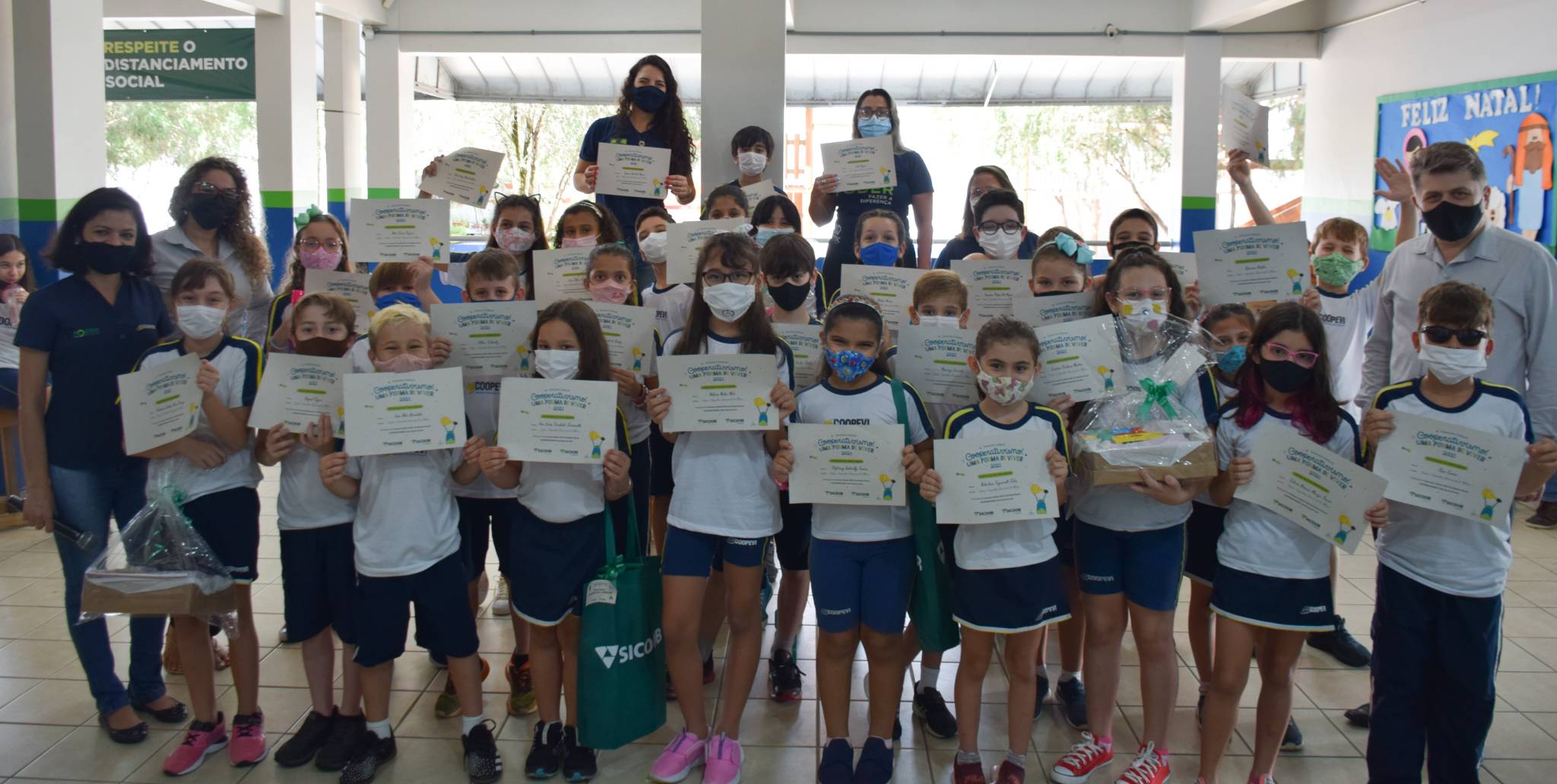 Alunos da Coopevi se classificam em competição regional e recebem premiação de concurso cultural do Instituto Sicoob