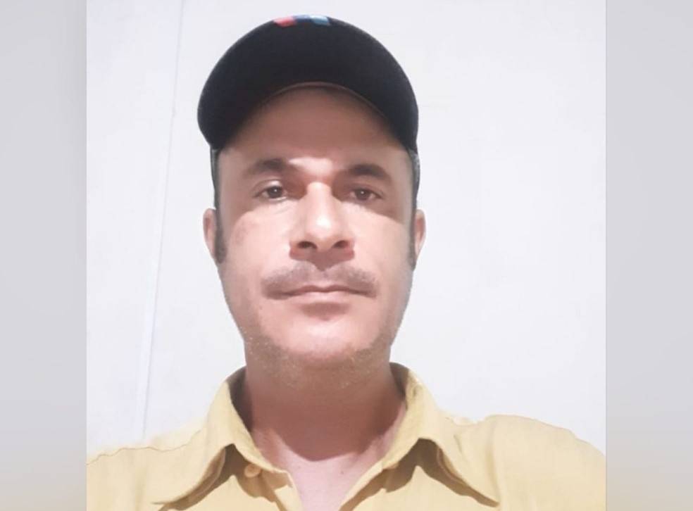 “Morto” por assassinato em cidade de MT onde nunca esteve, pedreiro vai à justiça para provar que está vivo e poder tomar vacina
