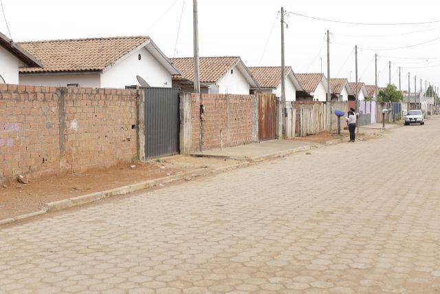 Após 10 anos, famílias que foram beneficiadas com casas populares em Vilhena quitam as últimas parcelas do financiamento
