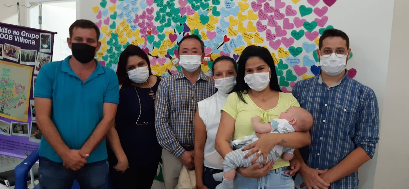 VÍDEO EMOCIONANTE: evento de natal na “Ala Covid” tem presença de grávida que passou 20 dias intubada e sobreviveu junto com bebê