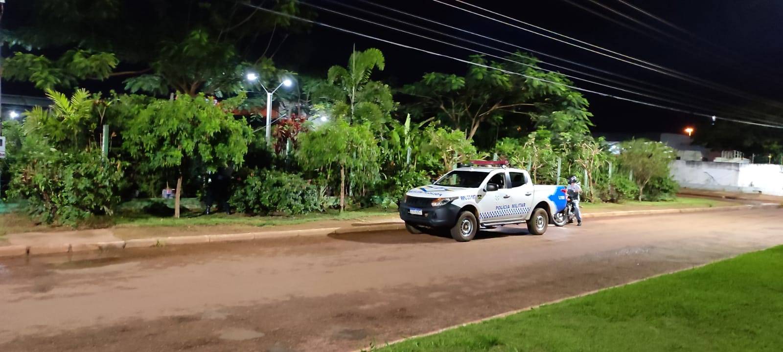 Comerciante sofre corte profundo na cabeça ao reagir a assalto no centro de Vilhena; ladrões foram perseguidos, mas escaparam