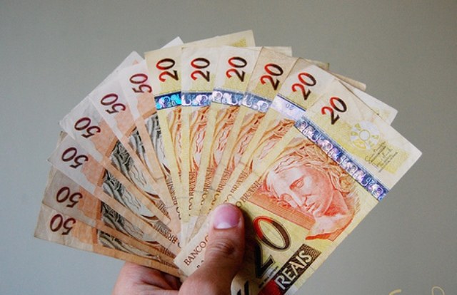 Dono de picape roubada oferece R$ 5 mil a quem der informações
