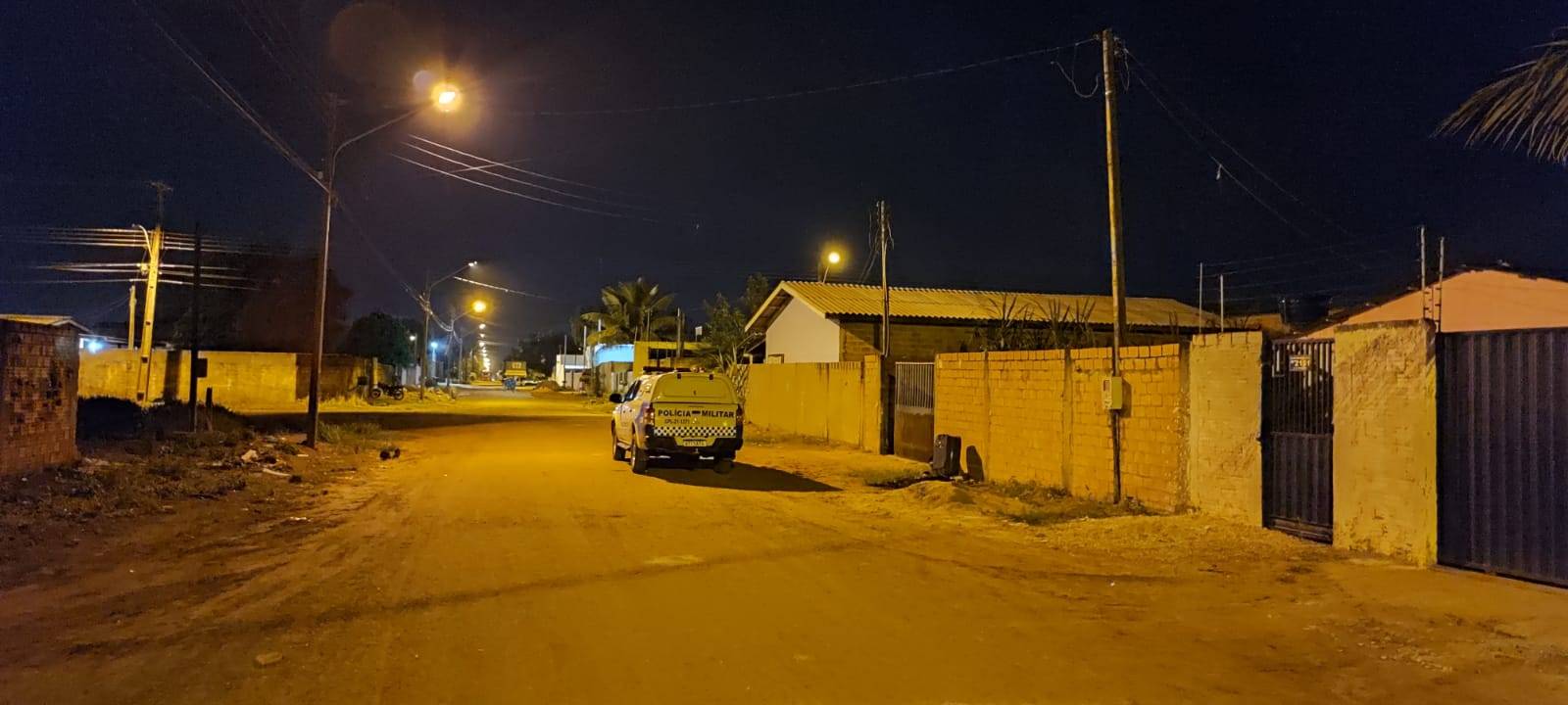 Garota é baleada na cabeça tentando salvar a vida de namorado que havia conhecido pela internet; autor do tiro é o ex dela