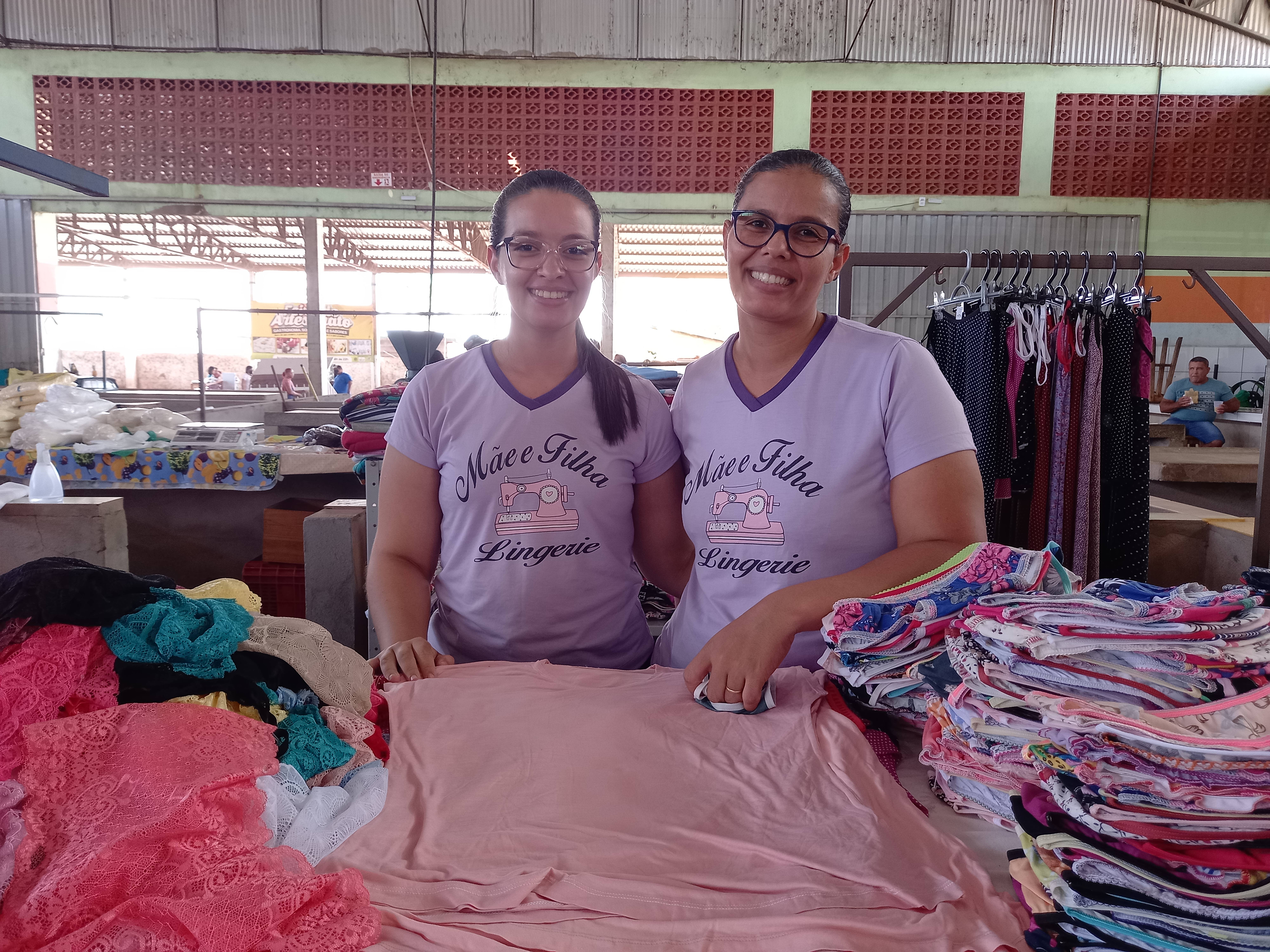 Vendendo na feira e por telefone, mãe e filha se unem para fabricar roupas íntimas com 100% de algodão em Cerejeiras