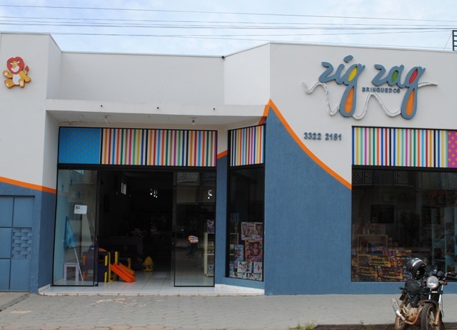 Loja faz campanha para arrecadar brinquedos usados