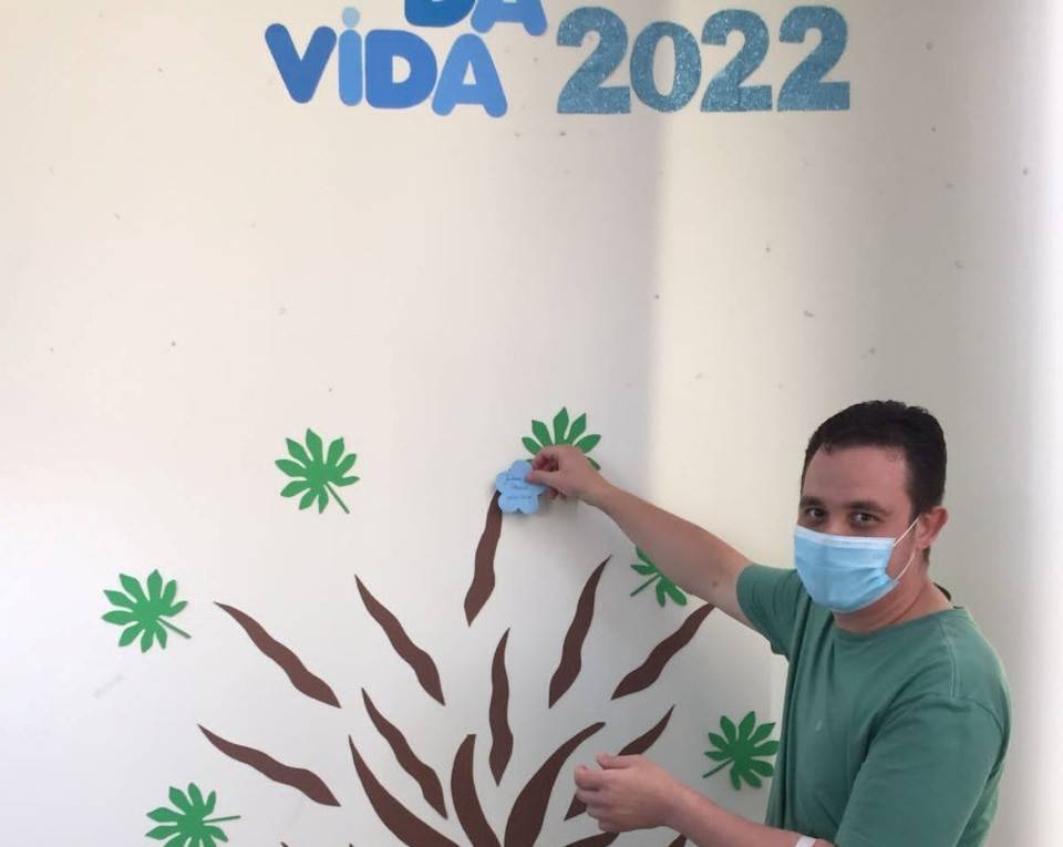 Advogado cerejeirense de 35 anos vence a Covid-19, recebe alta em Vilhena e coloca estrela na “árvore da vida”