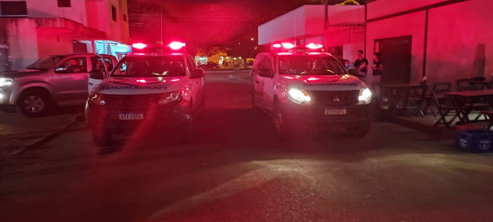 PASSIONAL: homem de 35 anos alvejado em lanchonete com tiros de pistola por ex-marido da namorada fica em estado grave
