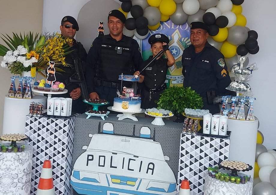 ASSISTA VÍDEO: menina de Cerejeiras que sonha em ser PM ganha festa de aniversário com temática policial e militares fardados