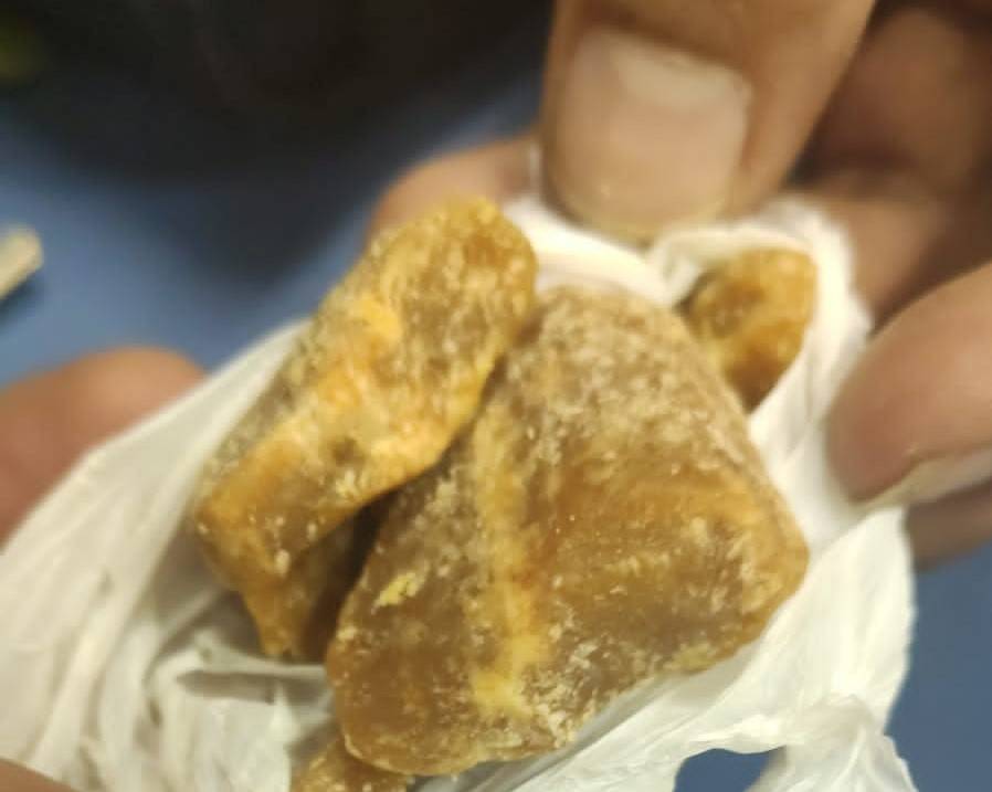 Ao estourar boca-de-fumo em Vilhena, polícia encontra objetos furtados e droga escondida no ânus de traficante
