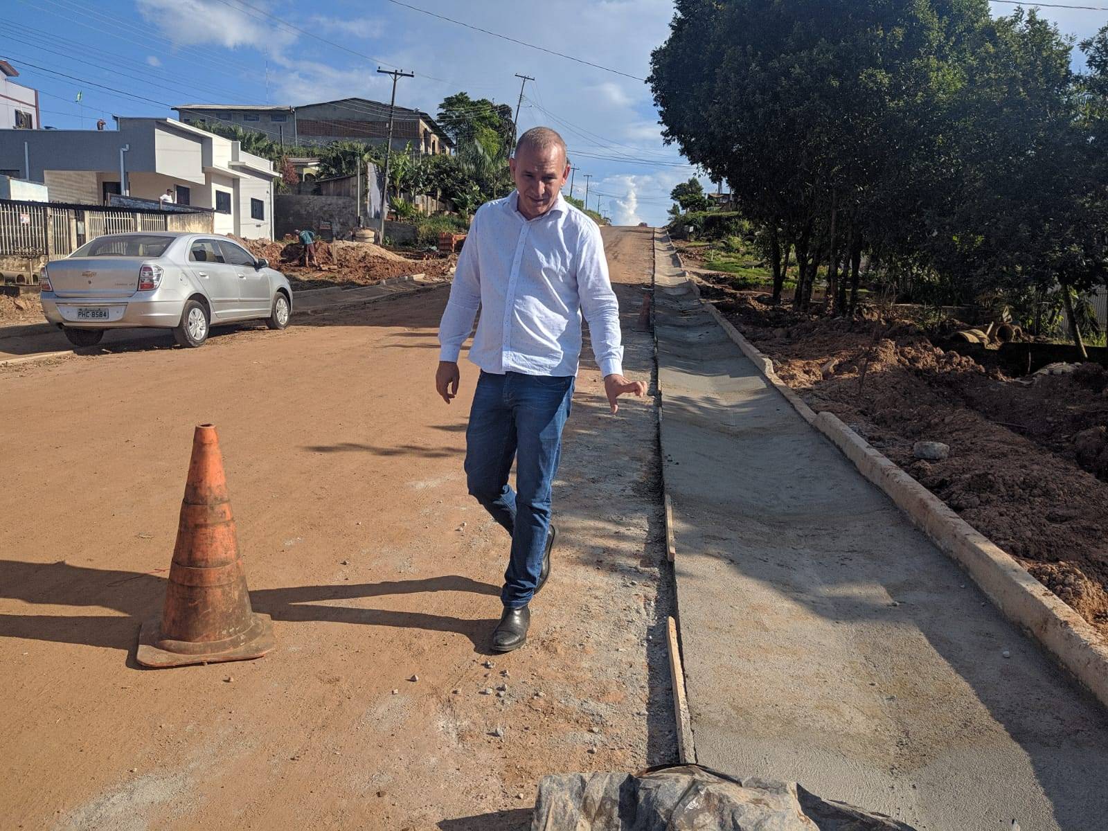 Deputado Ezequiel visita municípios do Cone Sul, inspeciona obras, anuncia liberação de investimentos e assegura recursos para 2022