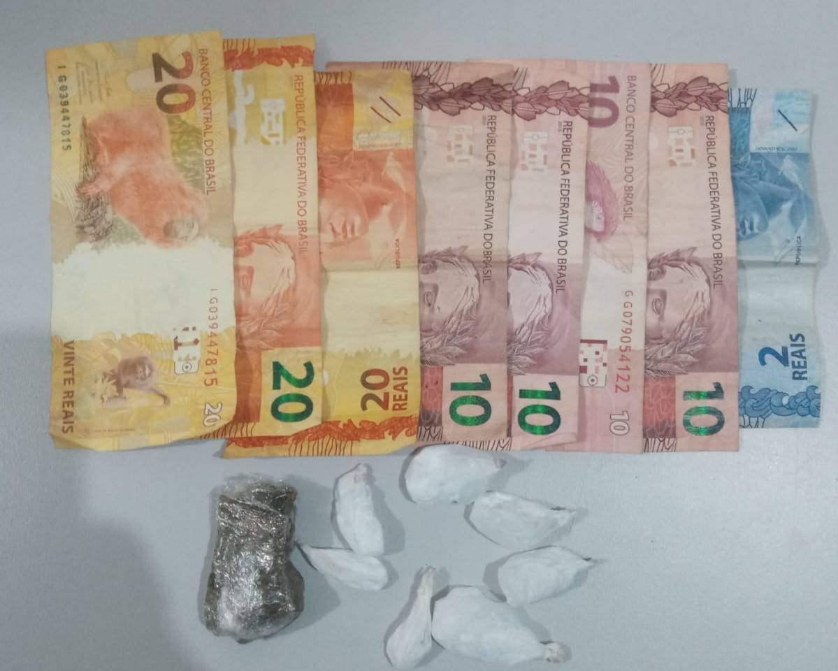 Ao serem presos, rapazes confessam que vendiam drogas pelo WhatsApp e faziam entrega pelo sistema “delivery”