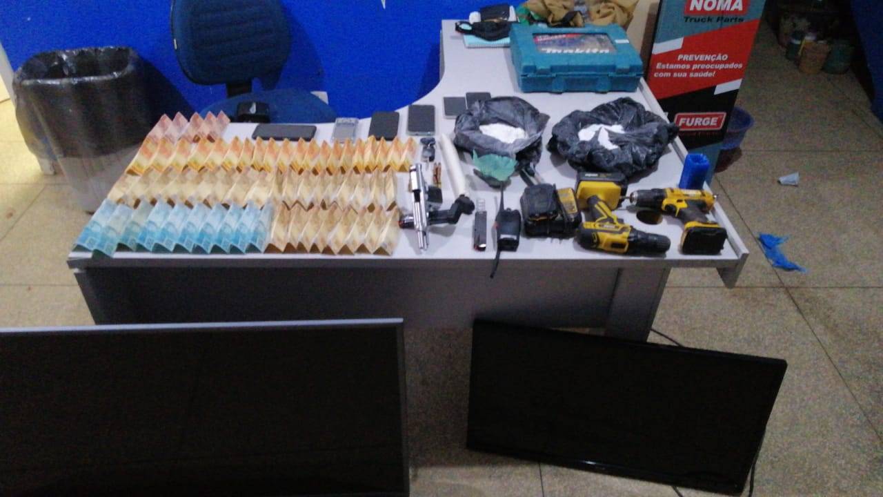 Em Vilhena, investigação do Núcleo de Inteligência da Polícia Militar leva a apreensão de arma, munições e droga