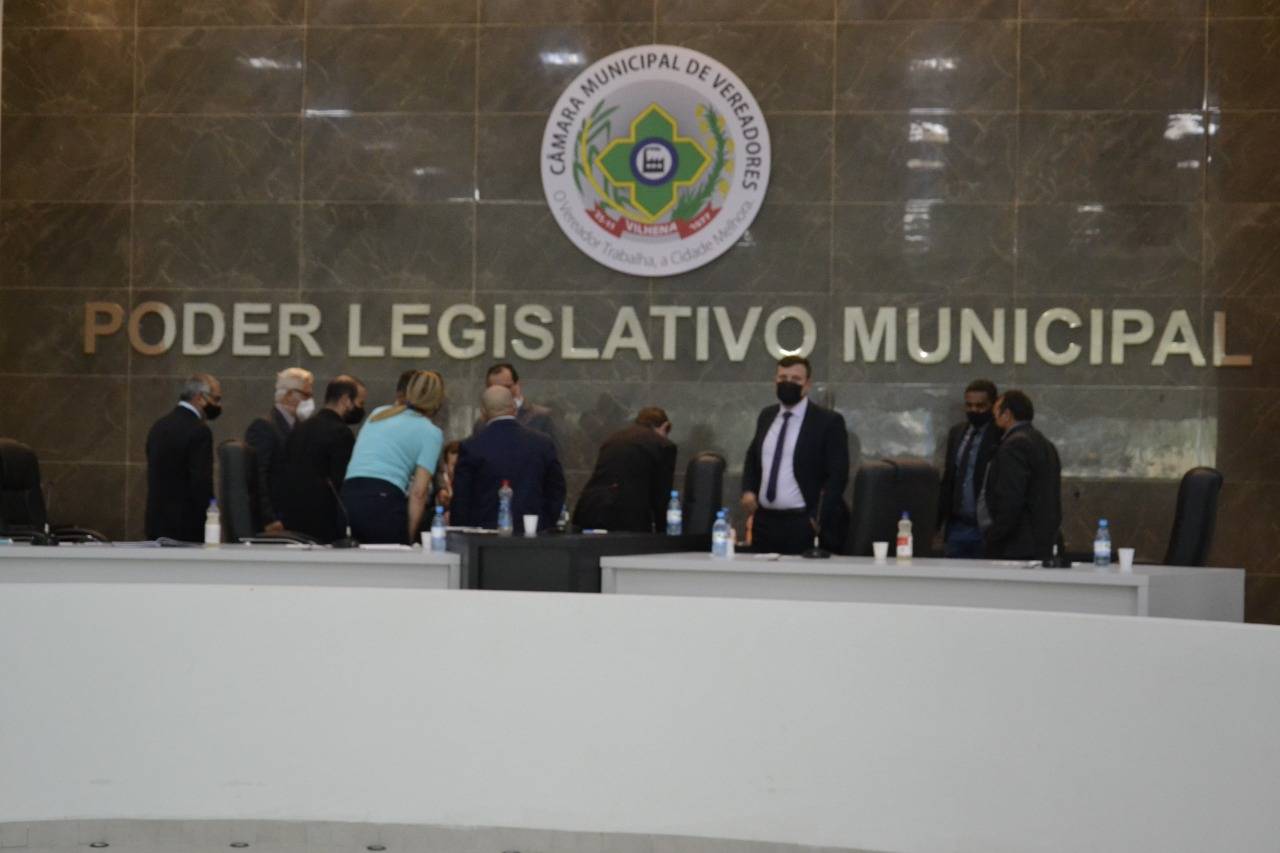 Com prefeito sob intenso bombardeio, ano legislativo começa quente em Vilhena; “me tratam como leproso”, desabafa vereador