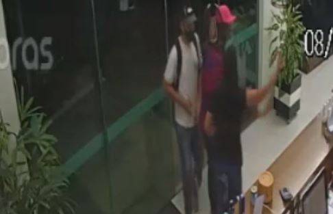 ASSISTA VÍDEO: ladrões invadem salão de beleza em Vilhena e são expulsos “no grito” por recepcionista