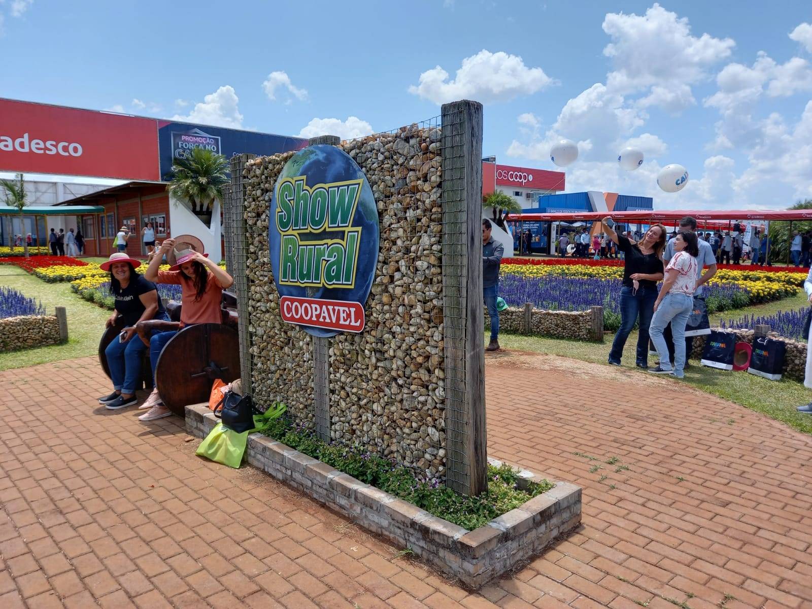 Com fundadores que hoje moram em Cerejeiras, feira agropecuária gigante é realizada no Paraná e recebe visitantes de Rondônia
