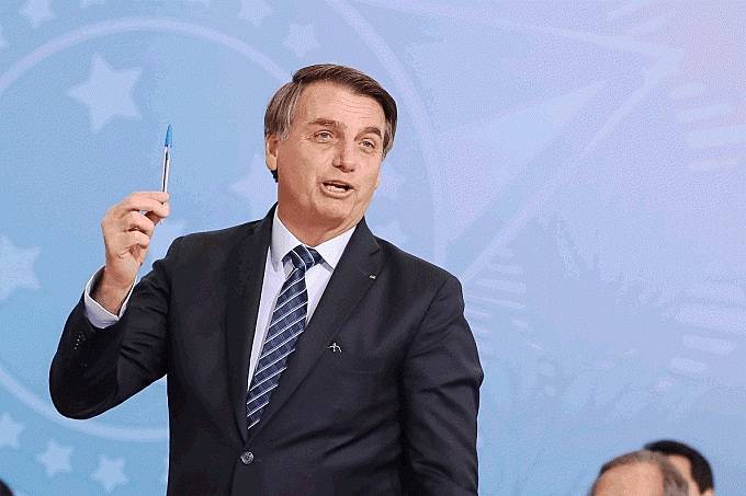 Portaria de Bolsonaro que aumenta piso salarial de professores em 33,24% desafia prefeitos do Cone Sul