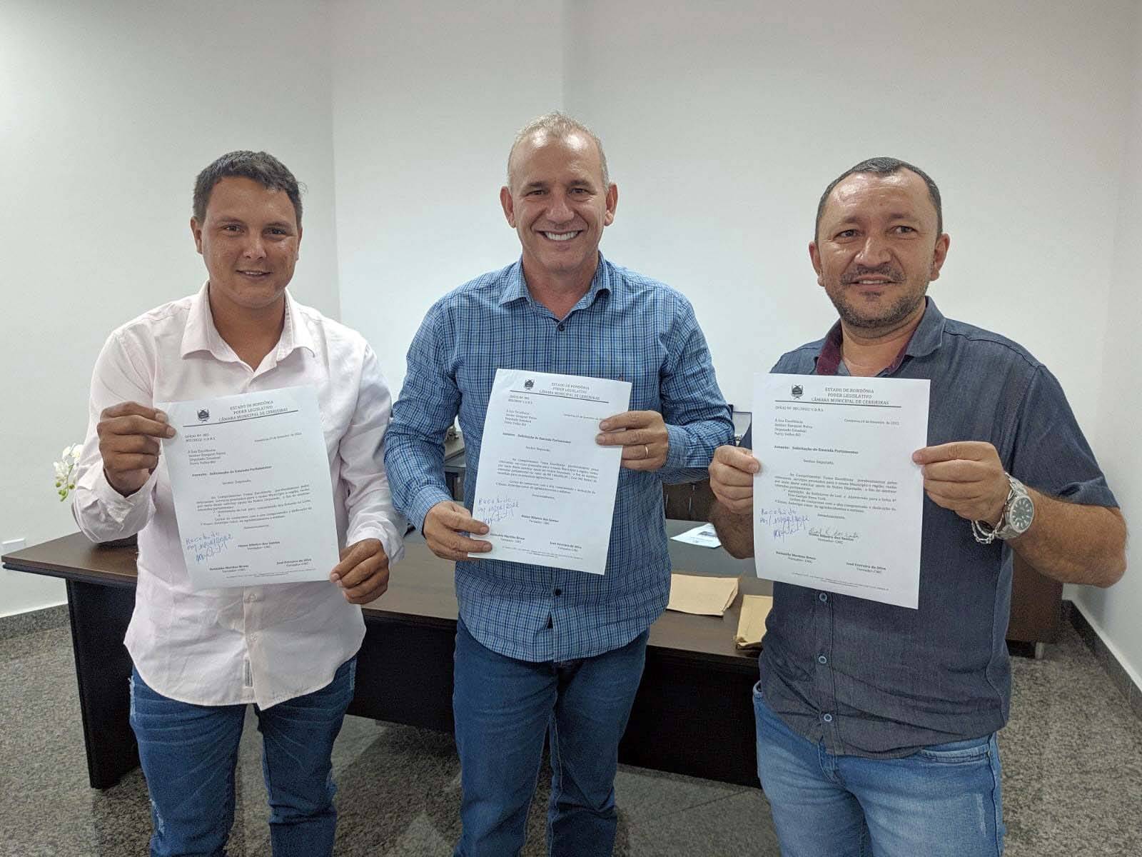 Deputado Ezequiel Neiva firma compromisso para atender mais demandas do município de Cerejeiras
