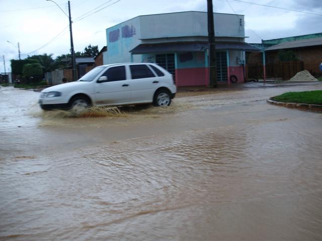 Chuvas derrubam em 20% as vendas no comércio de Vilhena