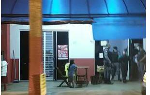 VÍDEO: ladrão tenta assaltar mercadinho e é dominado por dono e clientes; marginal é suspeito de aterrorizar bairro de Vilhena