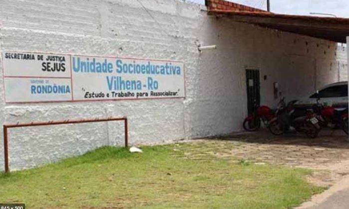 Após ser ouvido em Colorado do Oeste, adolescente de 15 anos que assumiu morte de idosa em Cabixi é trazido para Vilhena