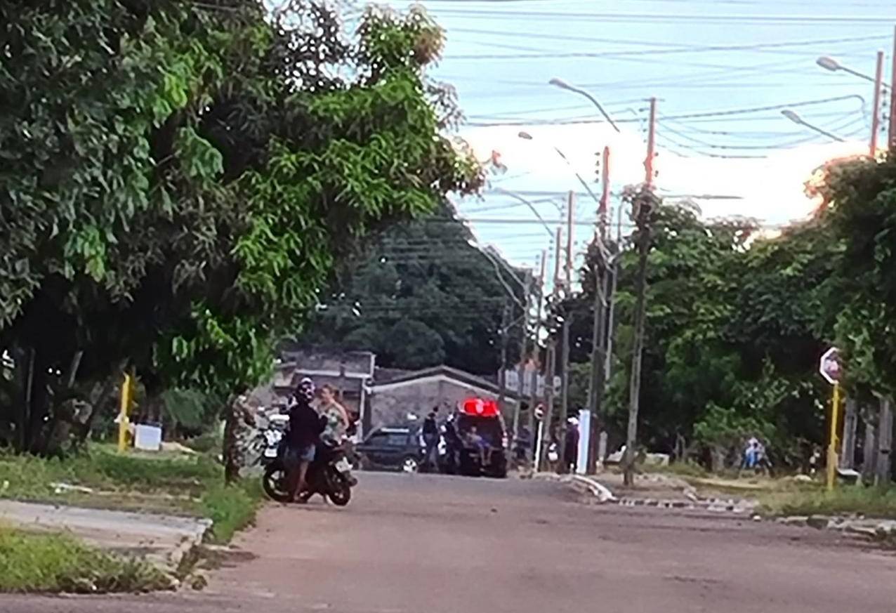 Discussão entre dono de bar e cliente termina com um esfaqueado e o outro preso, em Vilhena