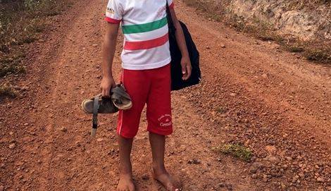 Após filho de 06 anos ser abandonado no meio da rua ao voltar de ônibus da escola, mãe vai acionar a polícia e o MP