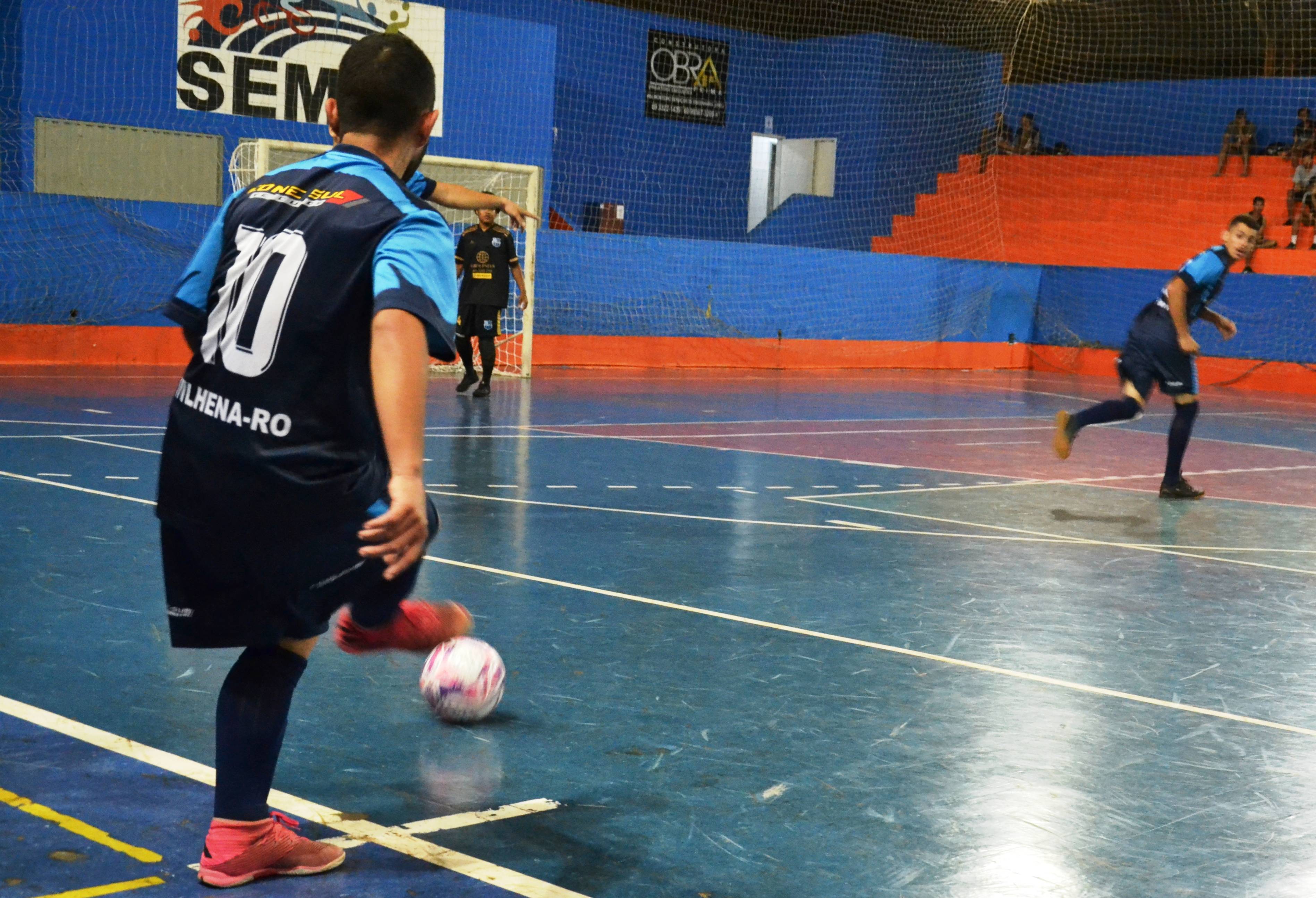 Três goleadas movimentaram a 7ª Rodada do Municipal de Futsal; a média ficou acima de 9 gols por jogo