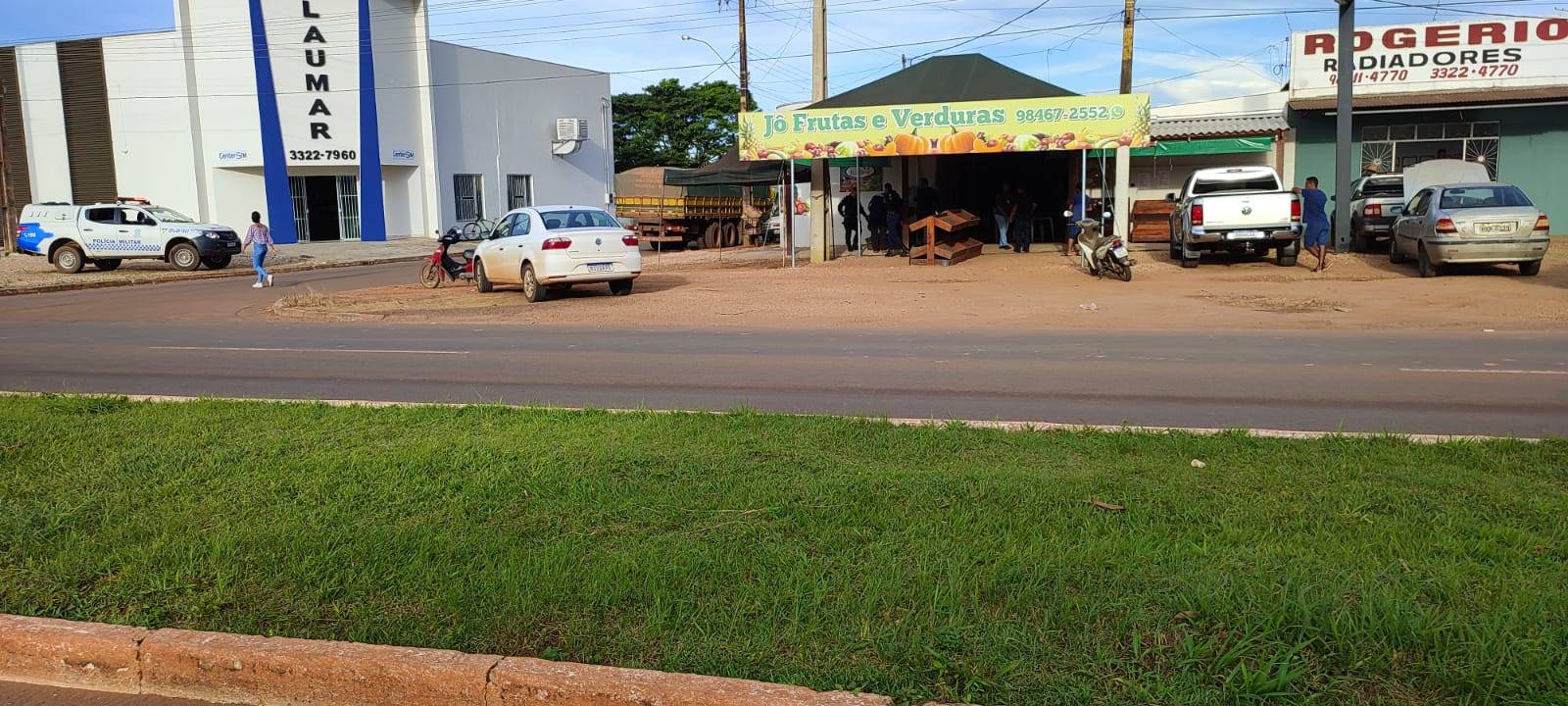 Jovem de 20 anos reage a assalto, leva tiro de raspão na barriga, é espancado e perde corrente de ouro avaliada em mais de R$ 10 mil