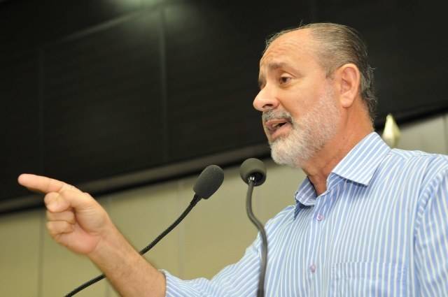 Ex-deputado Eduardo Valverde e motorista morrem em acidente