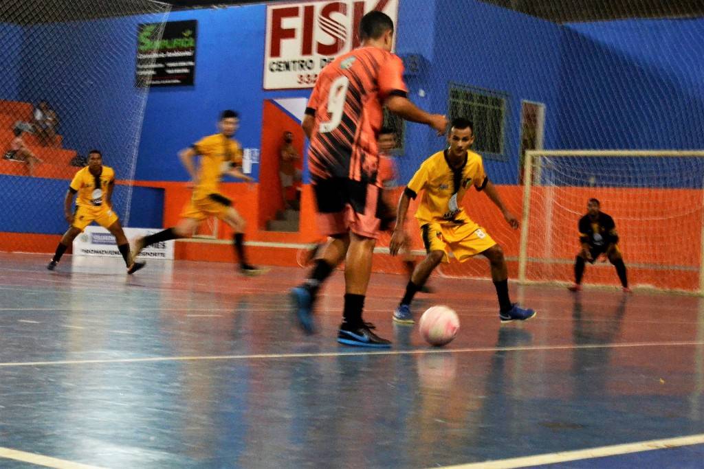 Com placares iguais, Marreco e Bem Amigos vencem e avançam às quartas de final do Municipal de Futsal