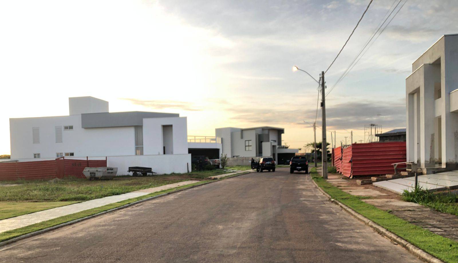 Dia amanhece “quente” em Vilhena: Polícia Federal cumpre mandado em condomínio onde mora empresária