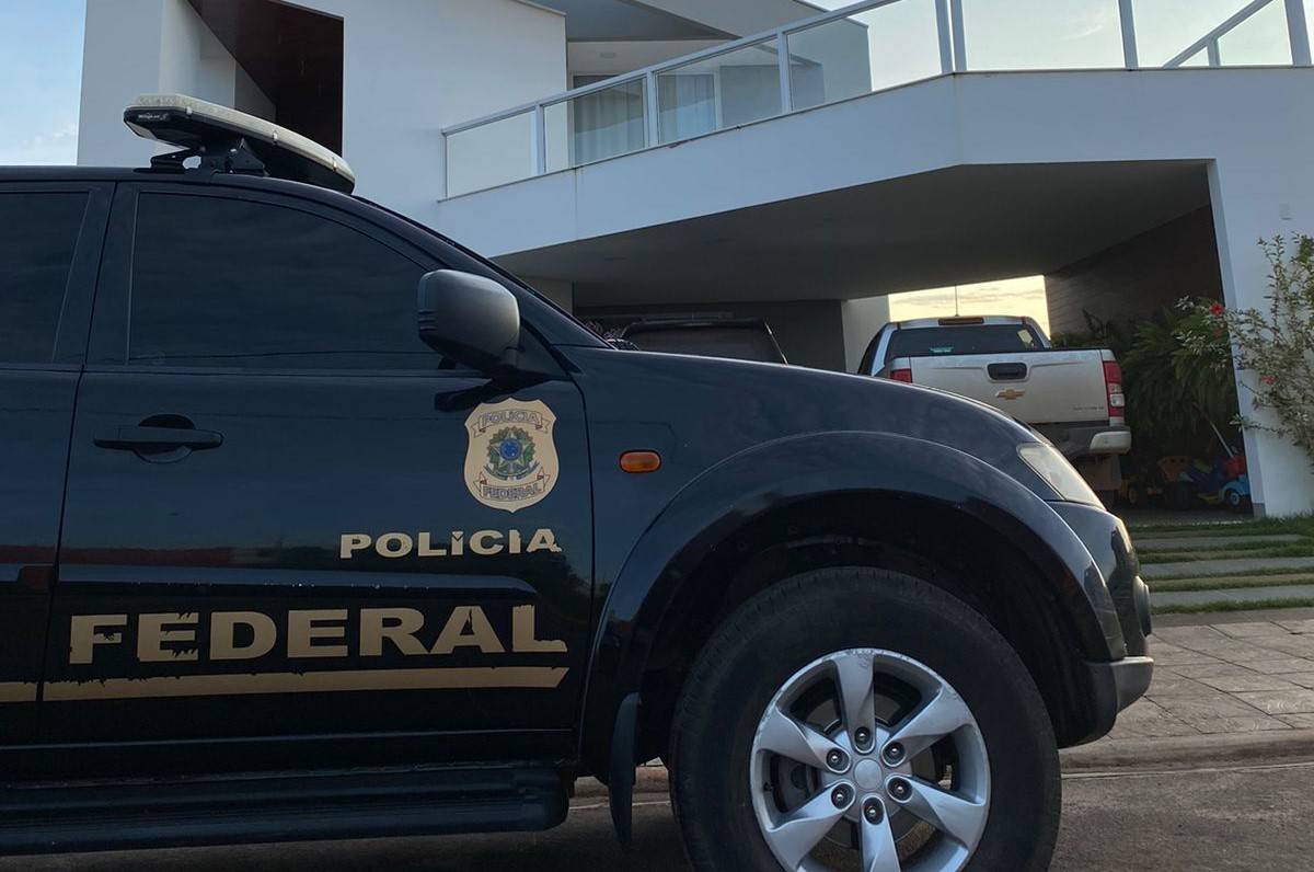 Operação da PF que cumpriu mandado contra empresária de Vilhena investiga fraudes na compra de caminhões; tem mais gente na fila