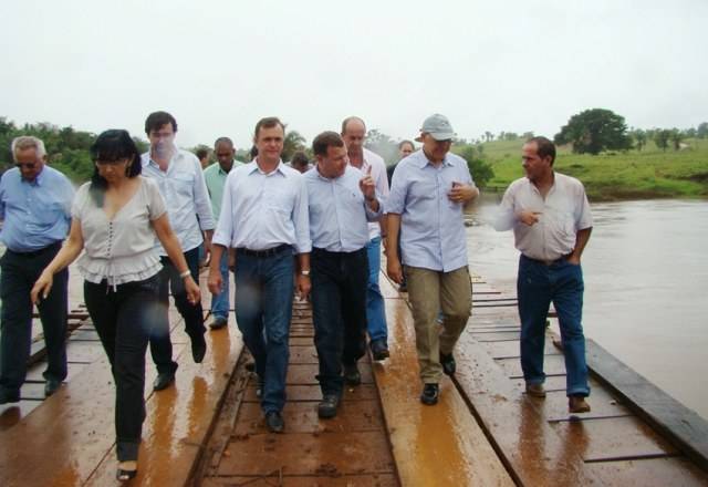 Confúcio garante a Goebel recursos para construção de ponte em Chupinguaia