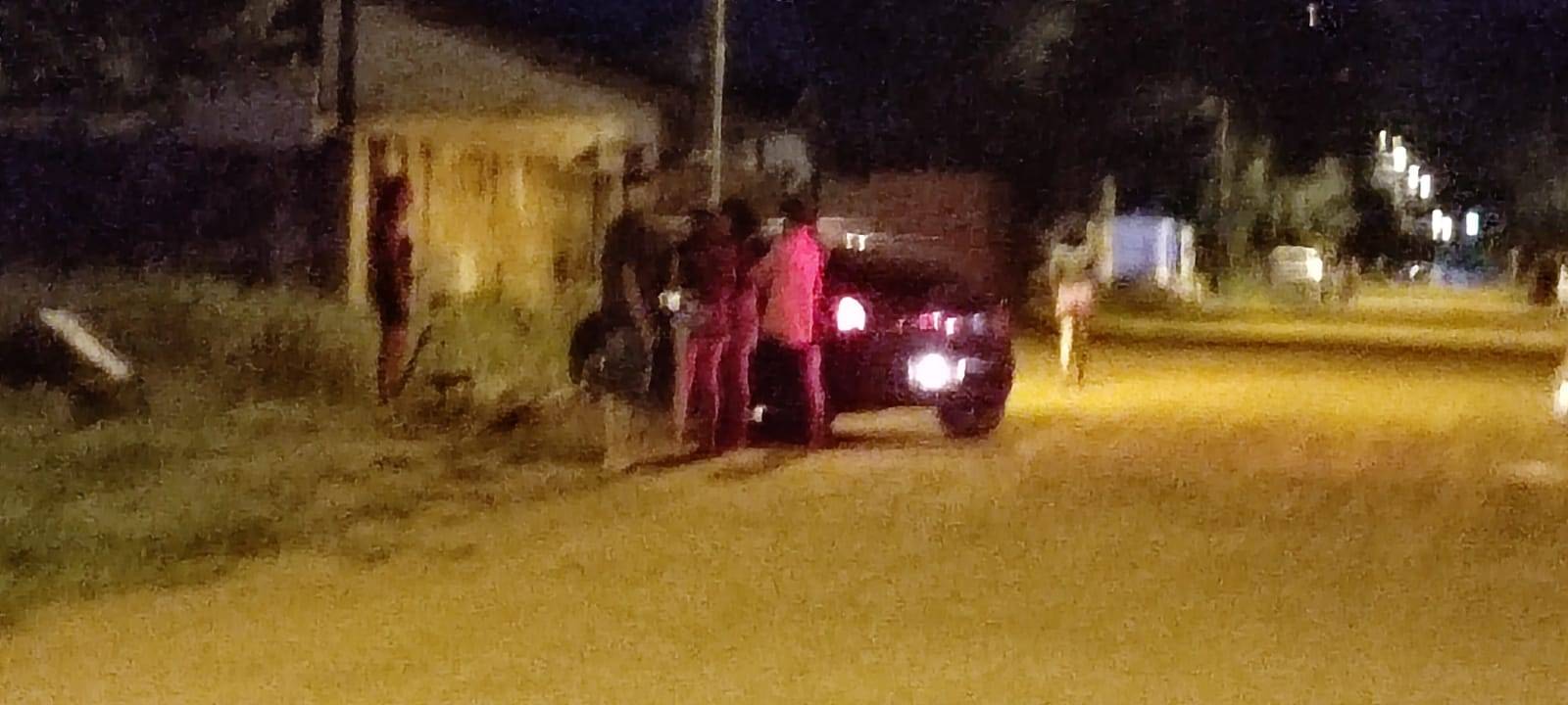 Baleado quando chegava em casa, homem escapa da morte ao buscar abrigo dentro de igreja