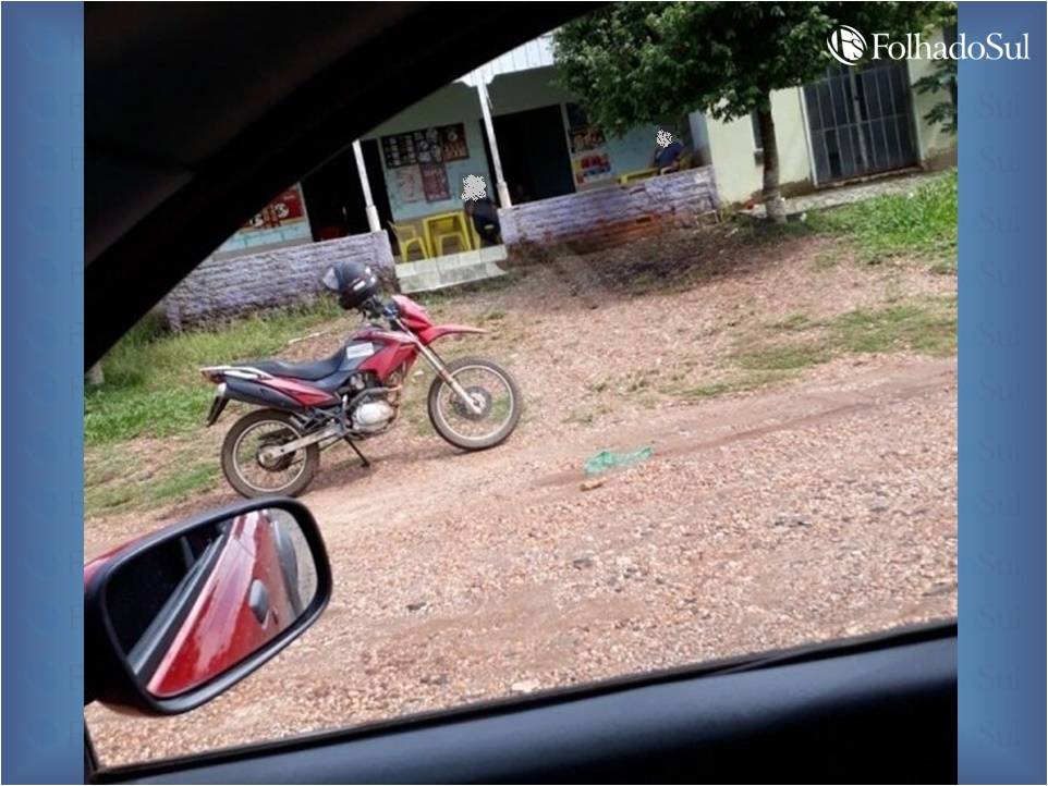 ASSISTA: página de humor no Facebook publica vídeo de servidor da Prefeitura de Colorado do Oeste bebendo em bar durante expediente