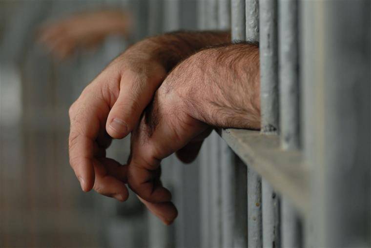 Após denúncia, idoso que havia sido preso em Cerejeiras com armas que sequer funcionam mais é colocado em liberdade