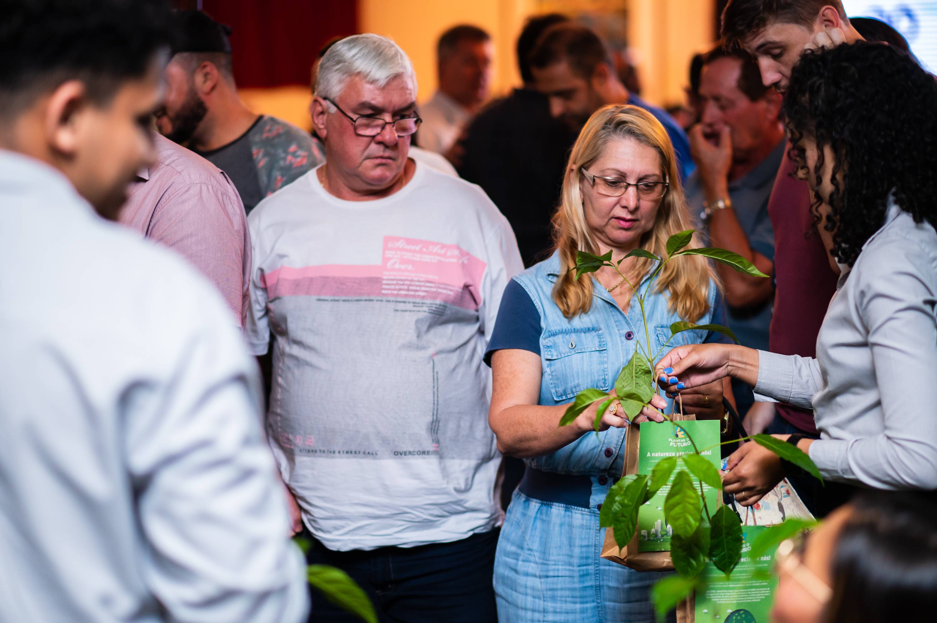 Projeto “Plantar o Futuro” da Sicoob Credisul distribui 6,3 mil mudas durante pré-assembleias