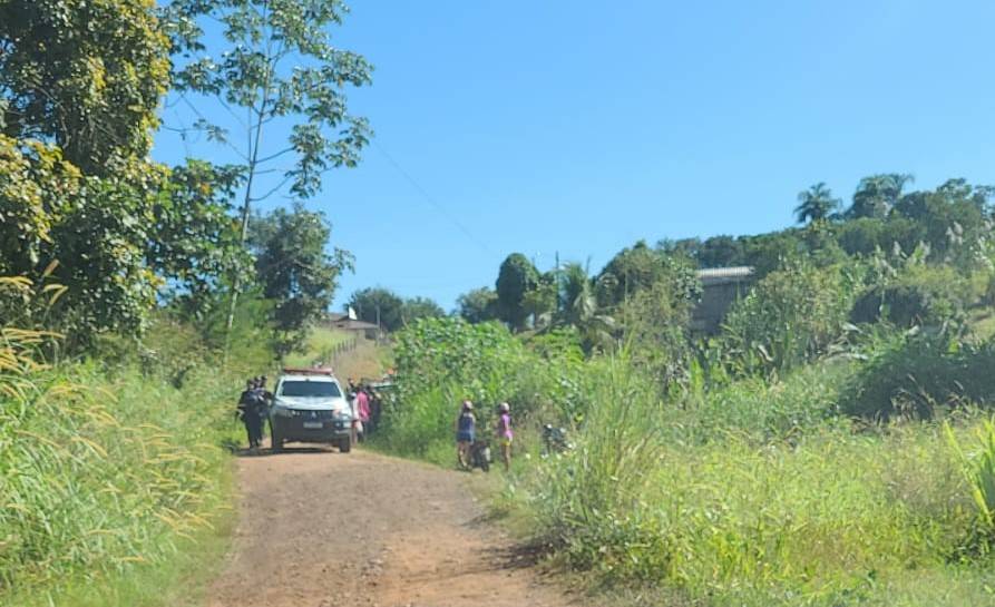 Corpo masculino é encontrado dentro de riacho em Colorado do Oeste; autópsia em Vilhena vai determinar causa da morte