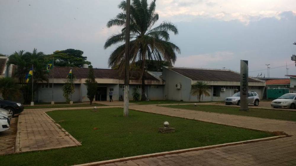 Homem que esfaqueou vizinho é condenado em Vilhena; vítima foi salva da morte pela mãe, que lutou contra o agressor