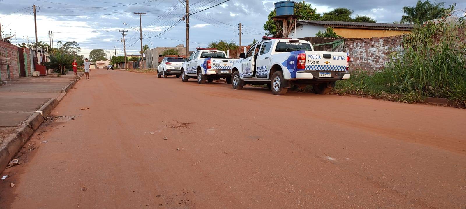SADISMO: maníaco invade casa, ameaça degolar bebê, estupra mulher, filma sexo forçado e envia vídeo para o marido da vítima