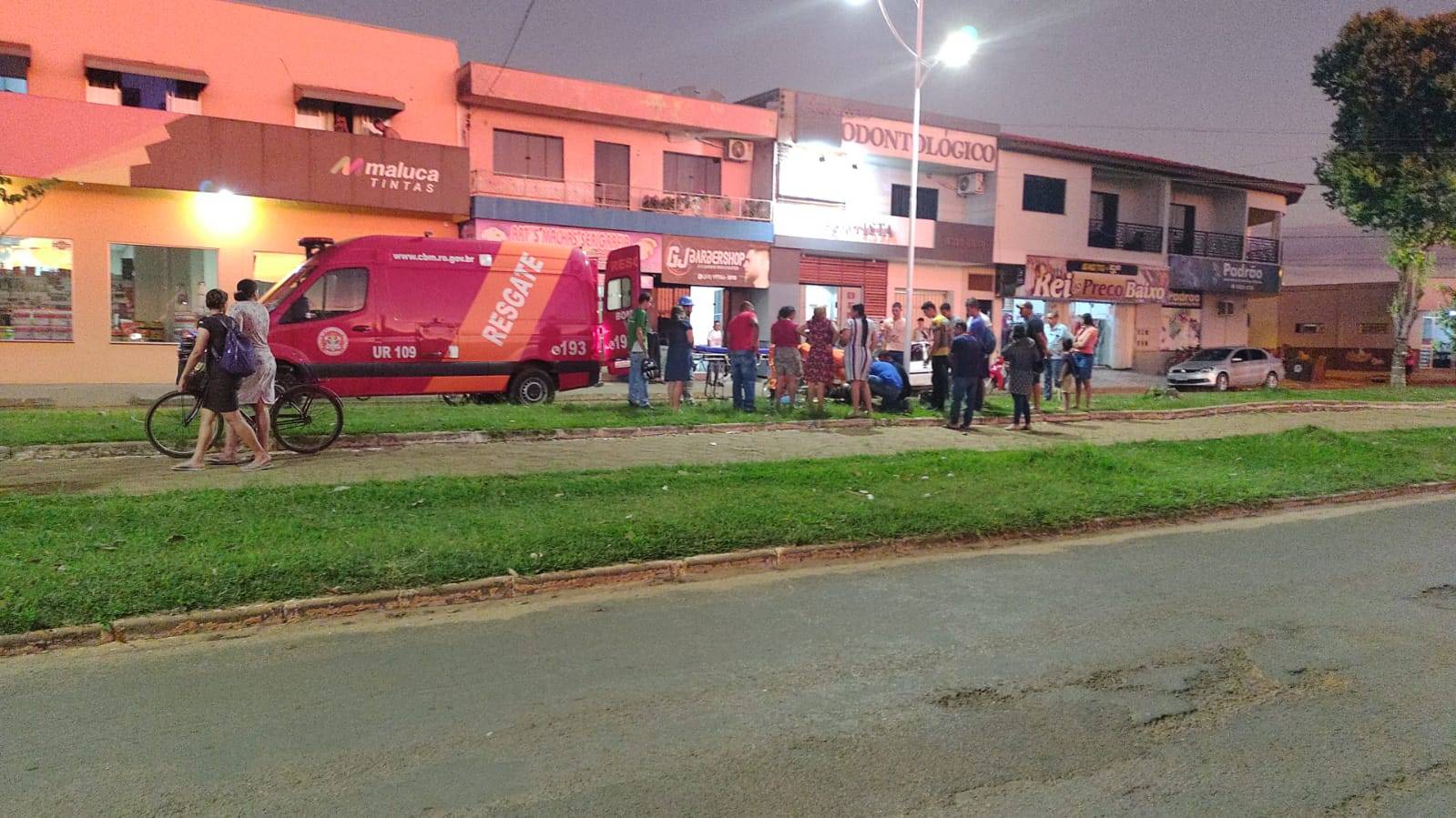 ASSISTA VÍDEO: morre no hospital motociclista que teve pernas dilaceradas após atingir cabo de internet em avenida