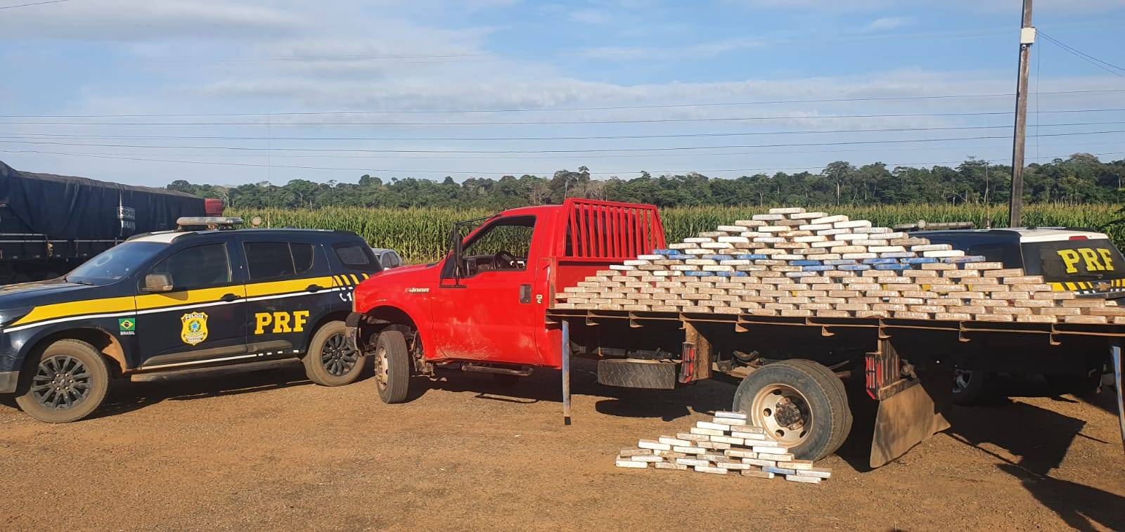 Caminhonete com placas de Ji-Paraná é apreendida pela PRF em Vilhena transportando mais de 200 kg de cocaína