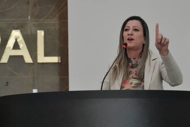 “Aquilo ali é um matadouro”, dispara vereadora sobre a UPA; Vivian virou “pedra no sapato” do prefeito e se aproximou da família Donadon